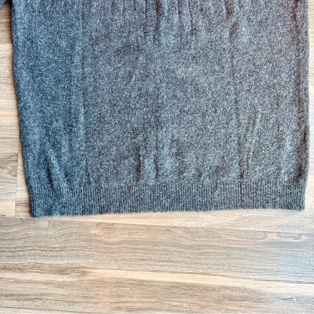 LOFT Ribbed Crewneck Sweater Shoulder Button Detail Gray‎ Medium - Picture 10 of 13